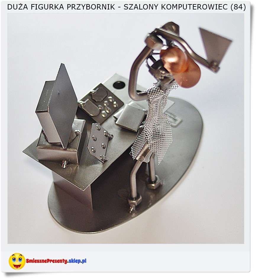 Figurka z metaloplastyki na biurko informatyka