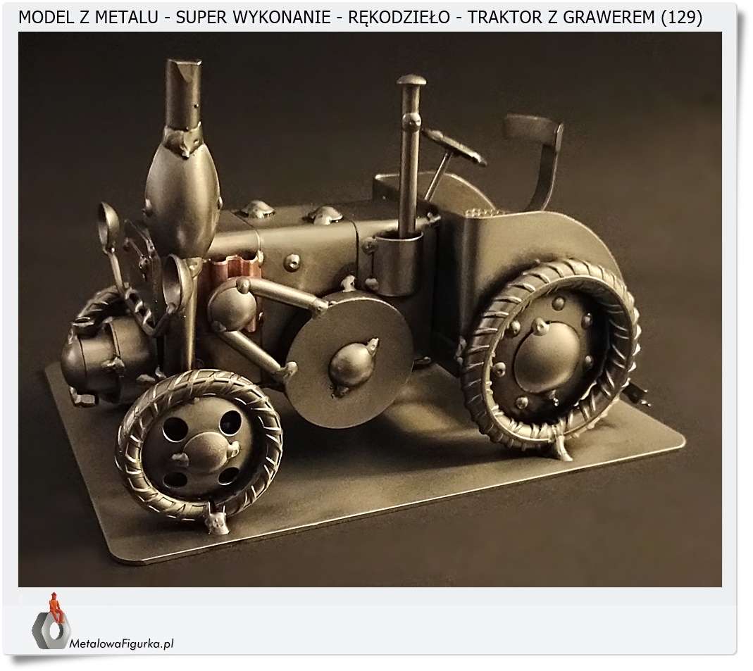 Model z metalu traktor